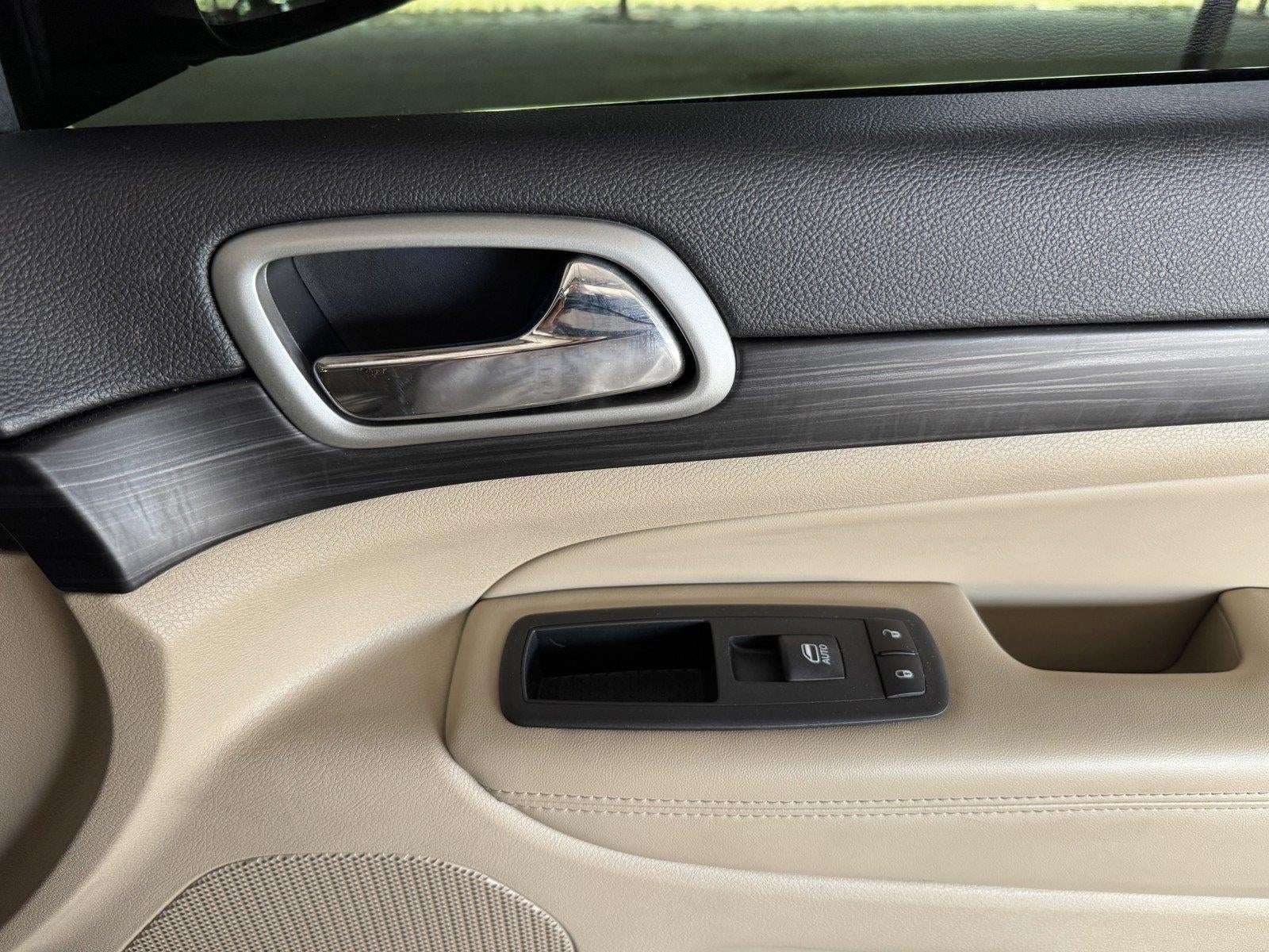 2019 Jeep Grand Cherokee Laredo E