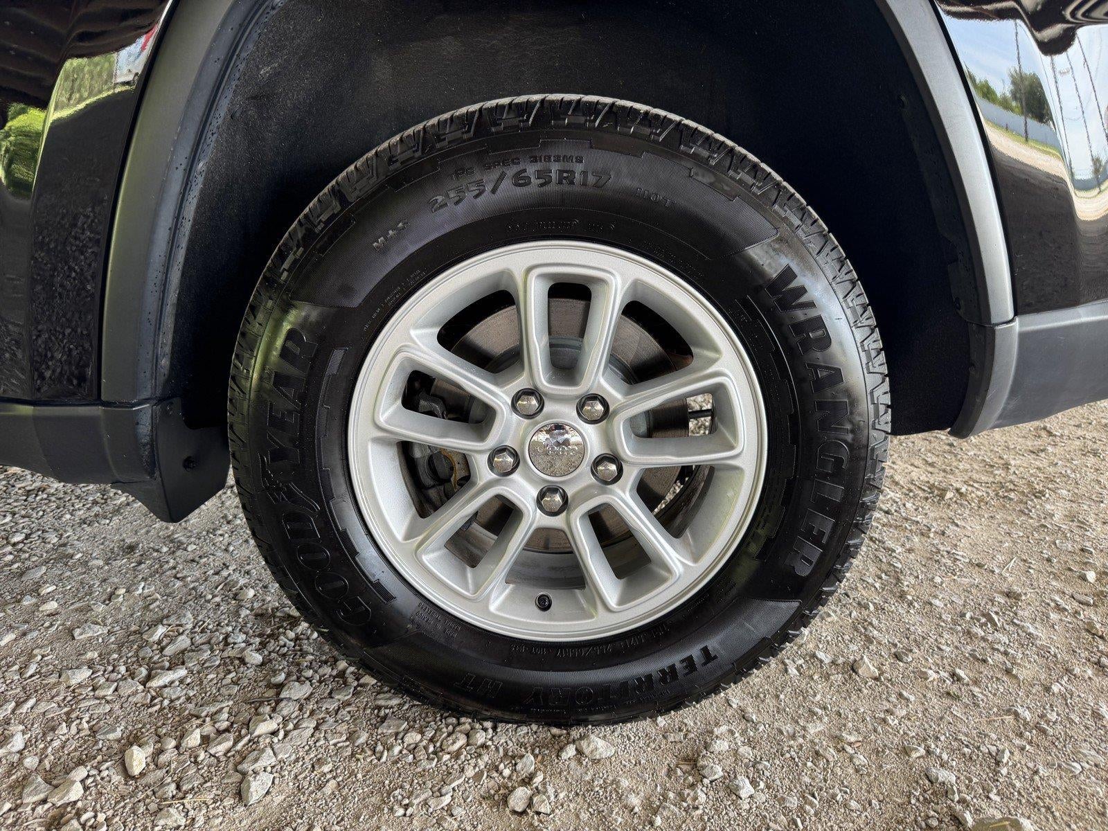 2019 Jeep Grand Cherokee Laredo E