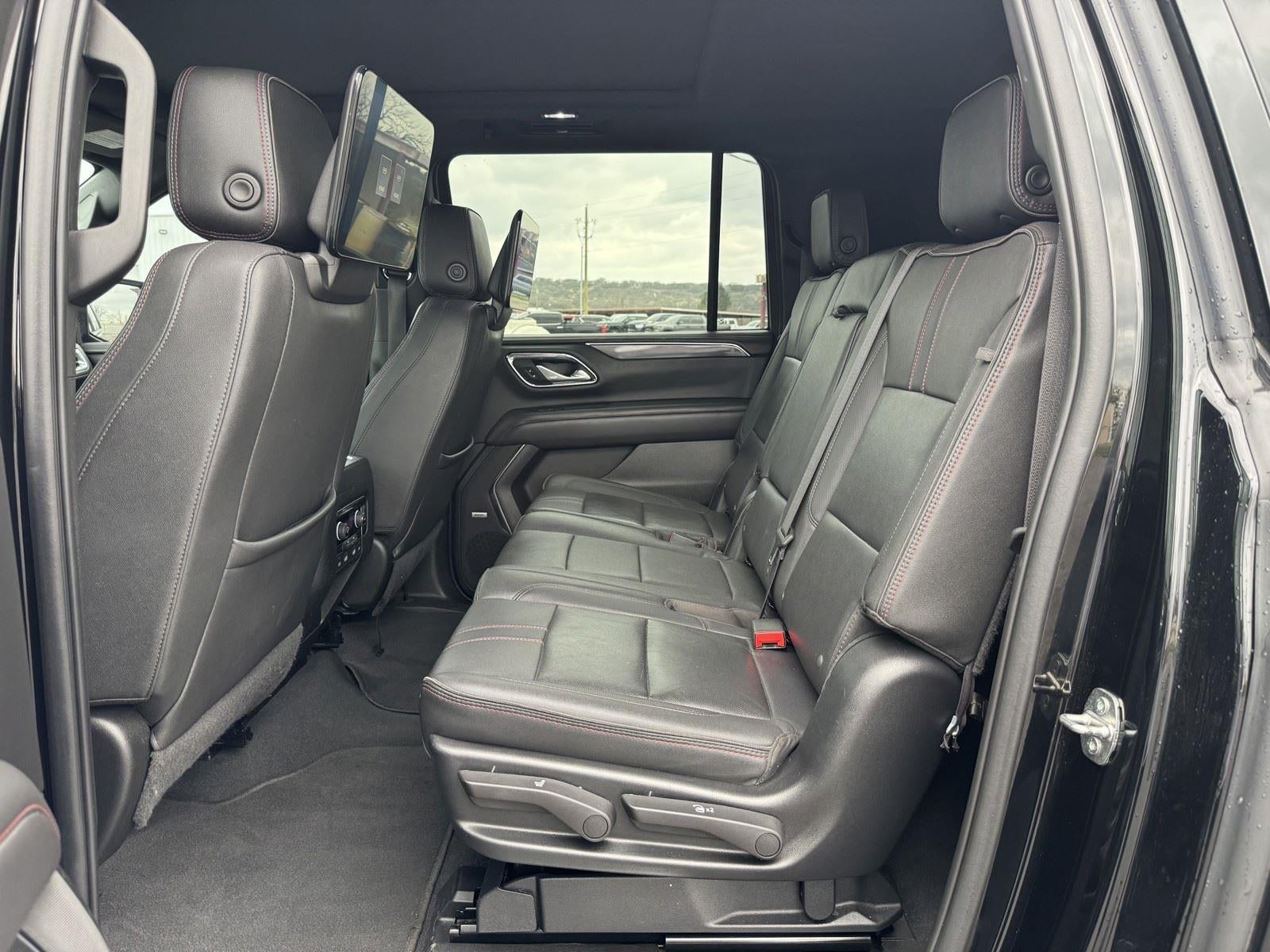 2023 Chevrolet Suburban RST