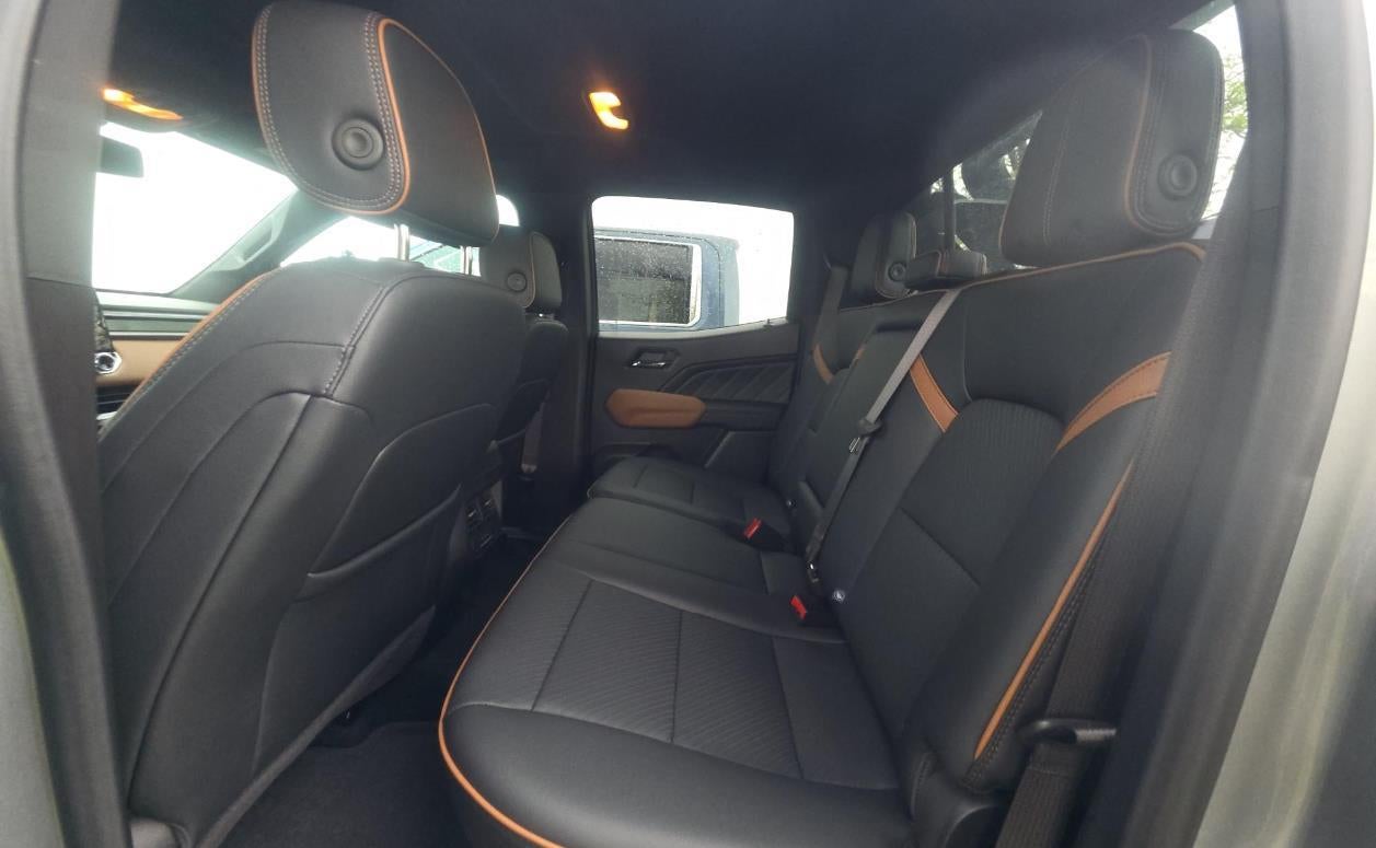 2025 GMC Canyon 4WD AT4