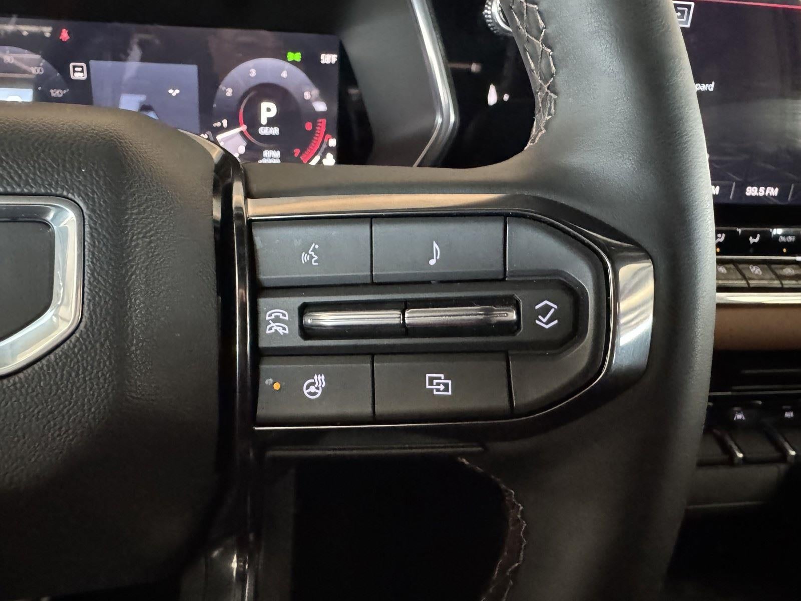 2025 GMC Canyon 4WD AT4