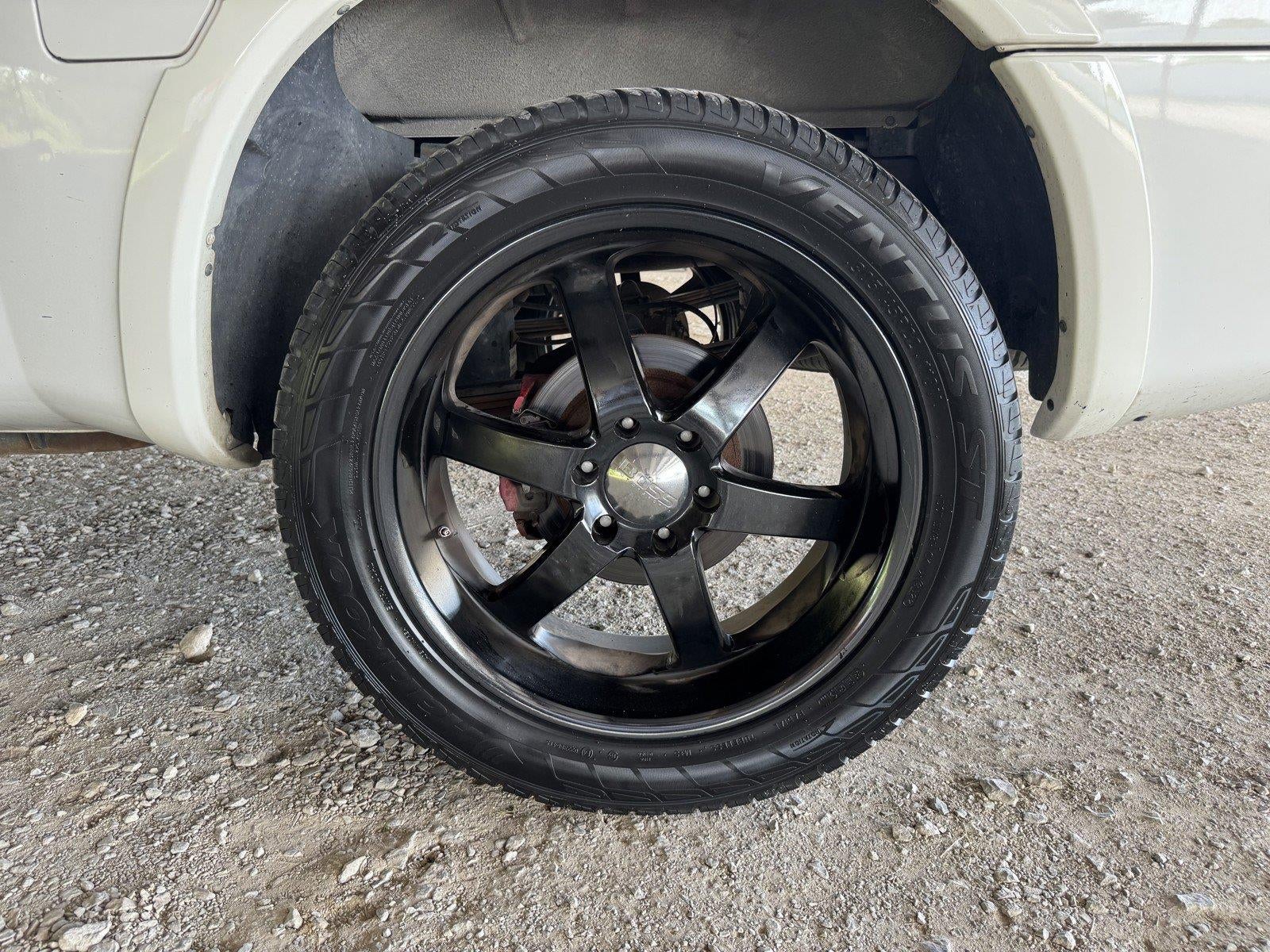 2012 Nissan Titan SV