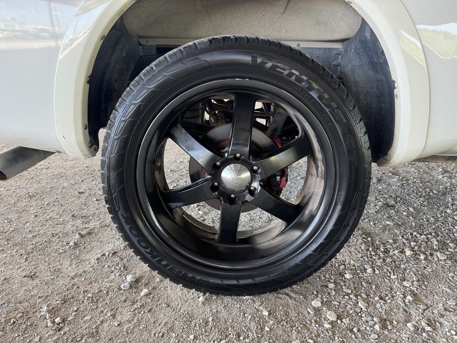 2012 Nissan Titan SV