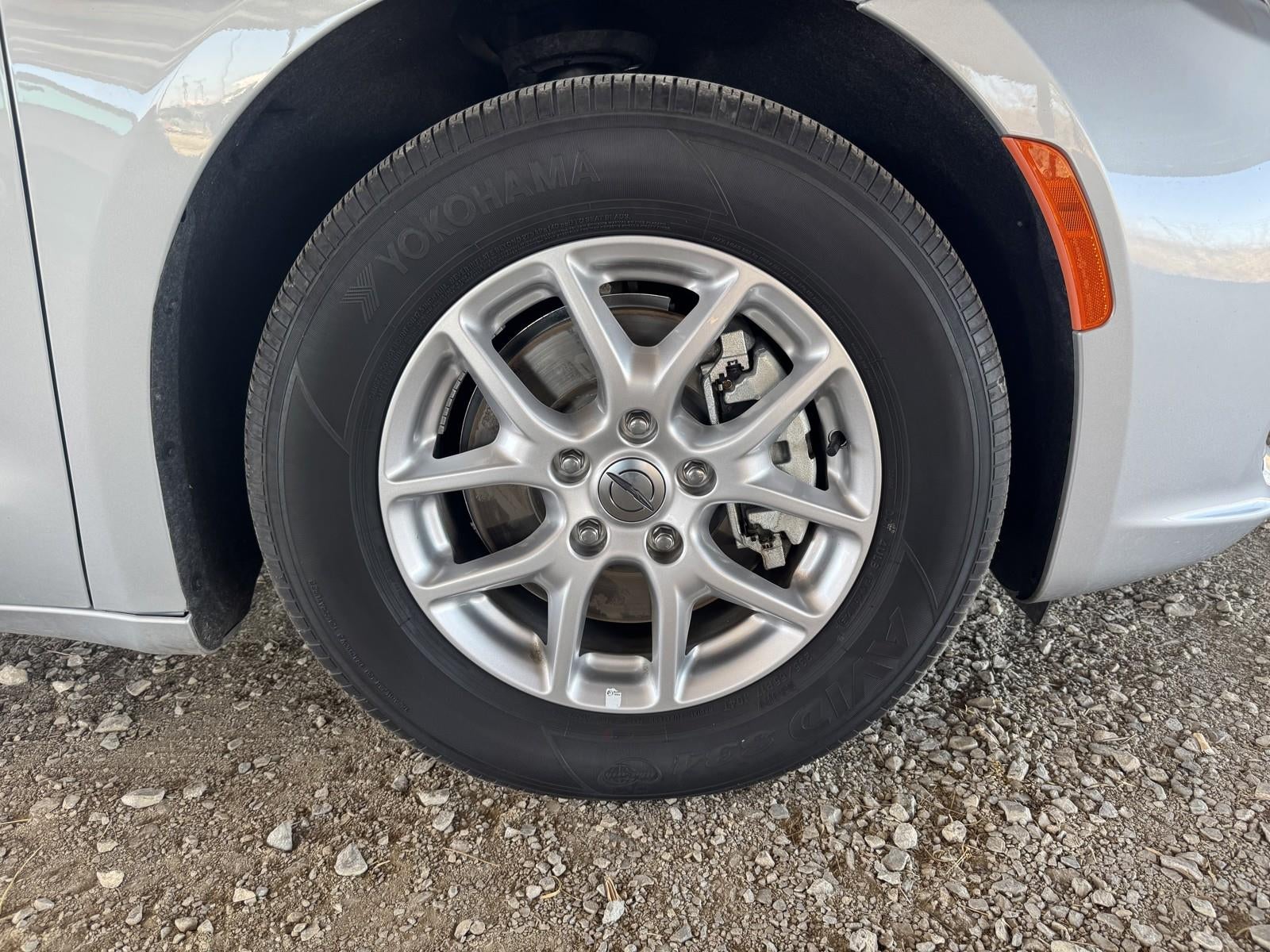 2024 Chrysler Pacifica Touring L