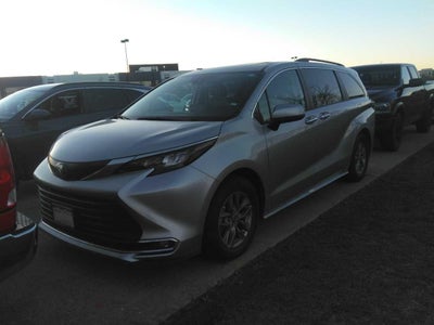 2024 Toyota Sienna XLE