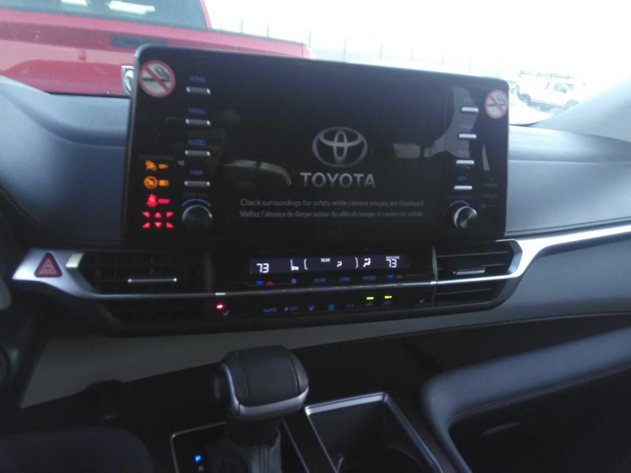 2024 Toyota Sienna XLE