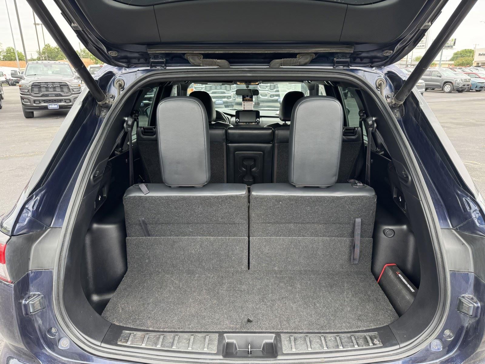 2022 Mitsubishi Outlander SE