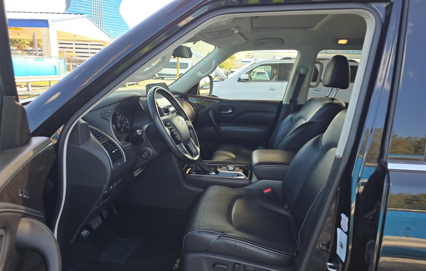 2024 INFINITI QX80 LUXE