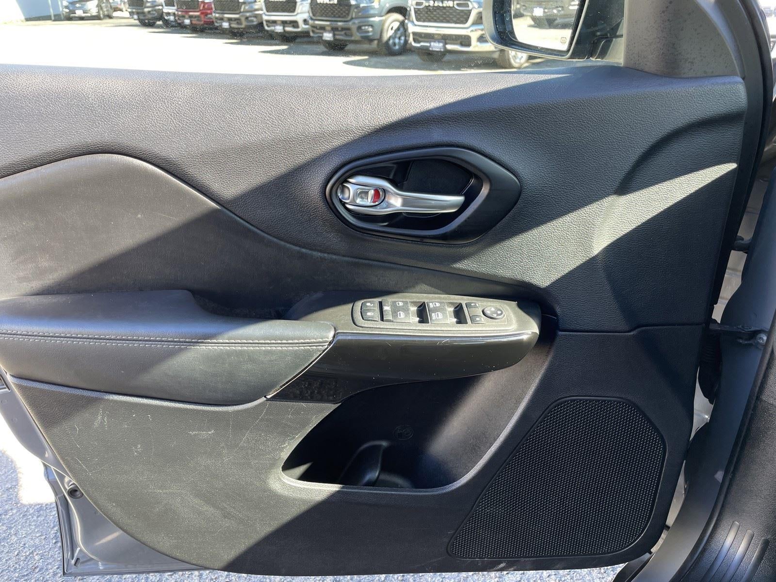 2023 Jeep Cherokee Altitude Lux