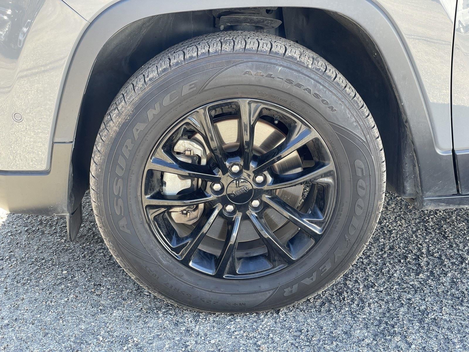 2023 Jeep Cherokee Altitude Lux