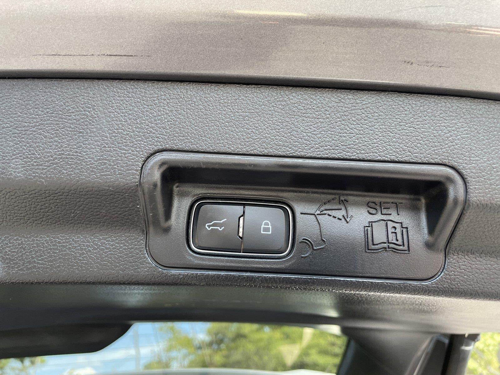 2021 Ford Explorer Base