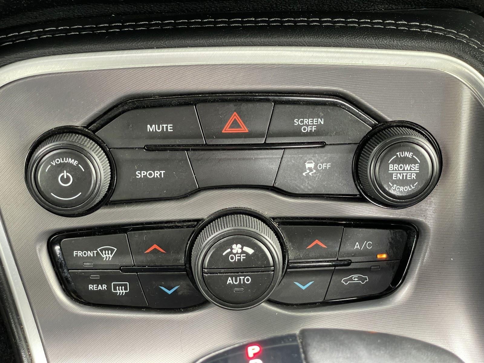 2022 Dodge Challenger SXT