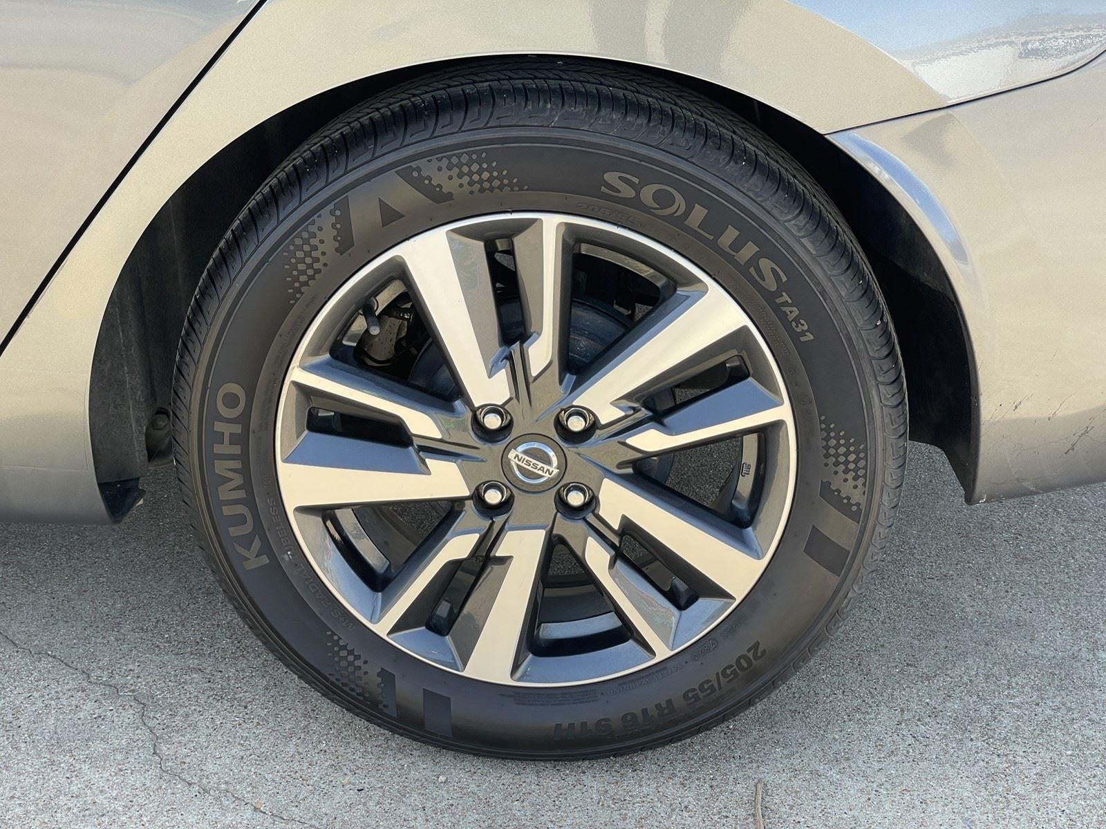 2021 Nissan Versa SV