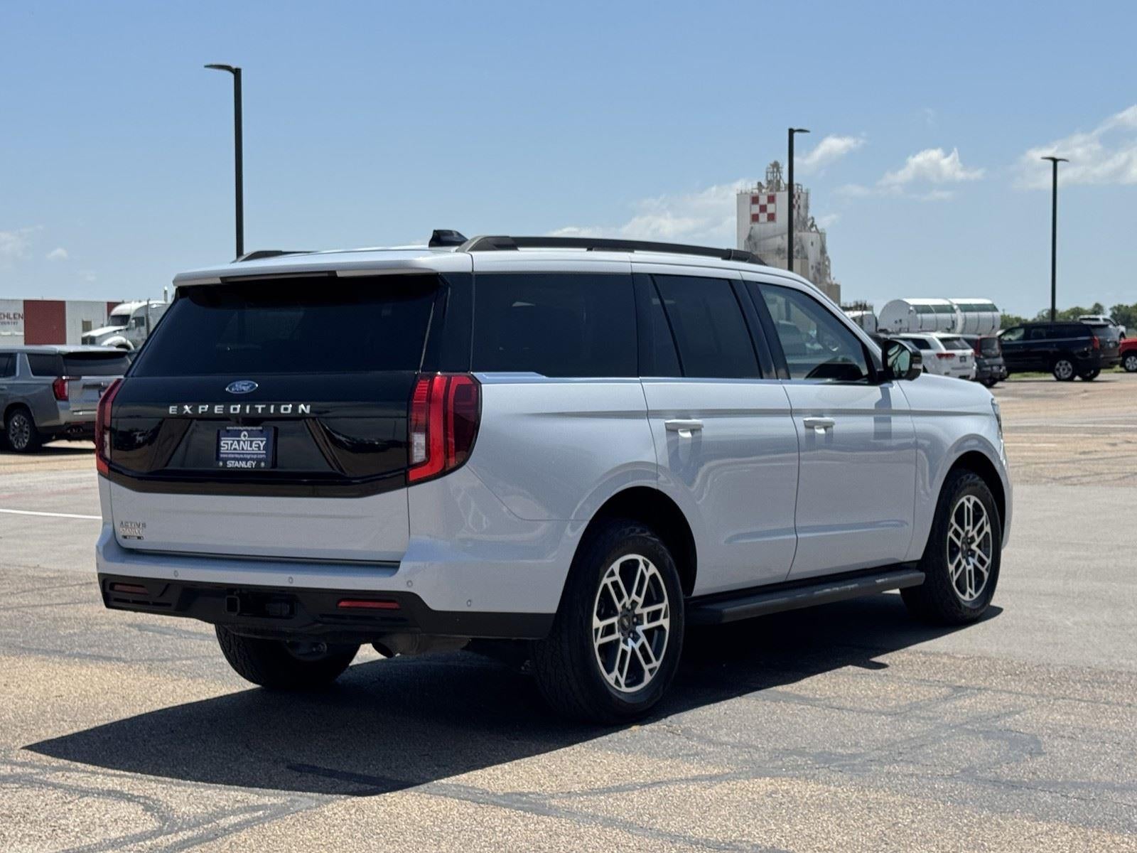 2025 Ford Expedition Active