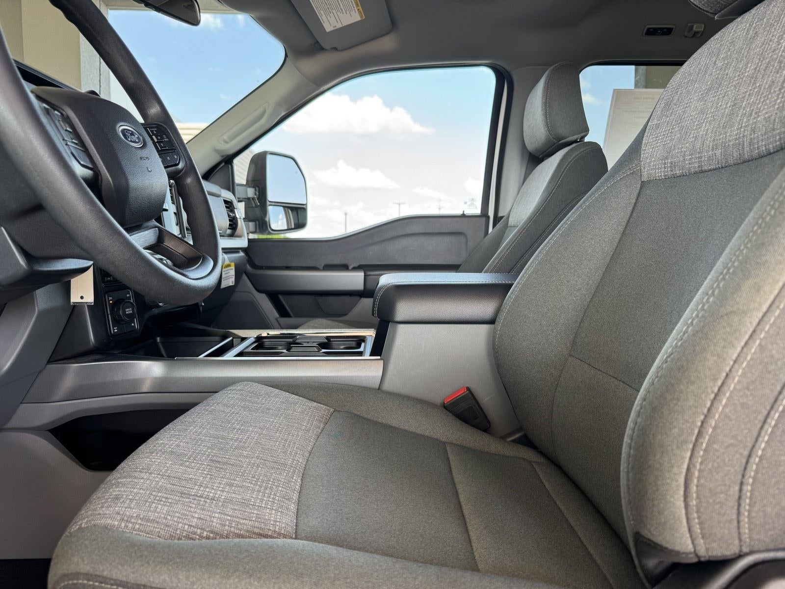 2025 Ford Super Duty F-250 SRW XLT