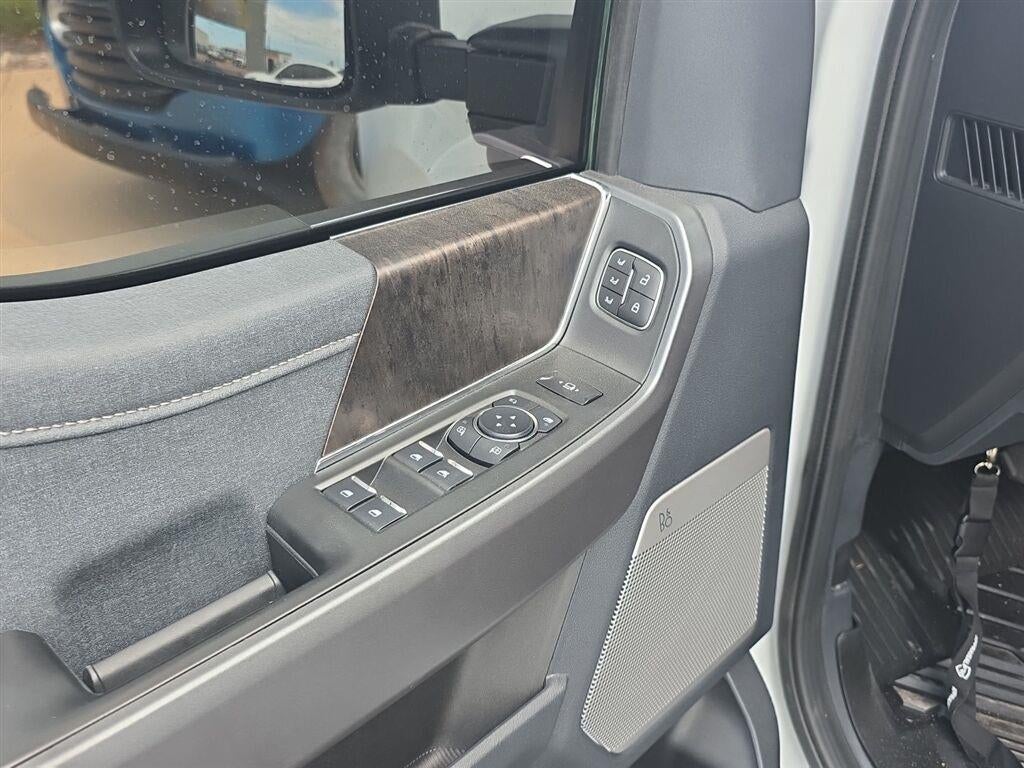 2025 Ford Super Duty F-350 Drw LARIAT