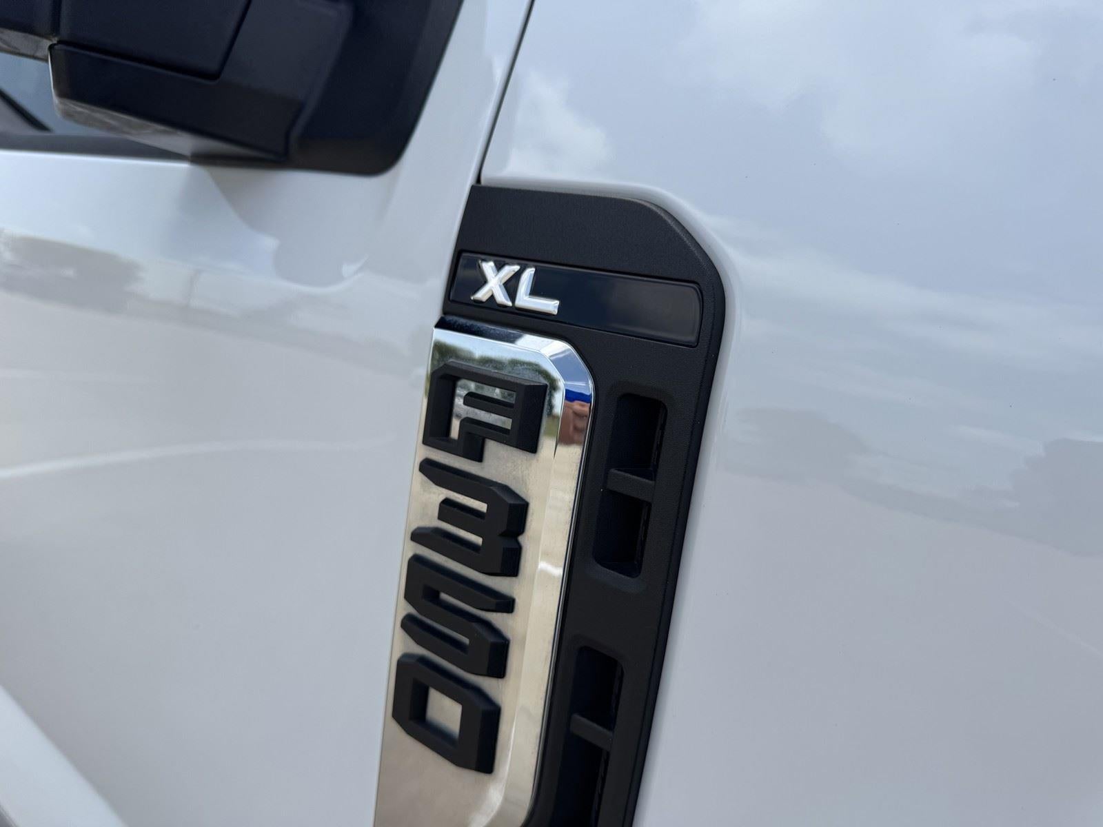 2024 Ford Super Duty F-350 DRW XL