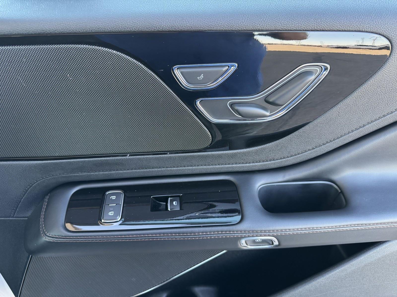 2023 Lincoln Aviator Standard