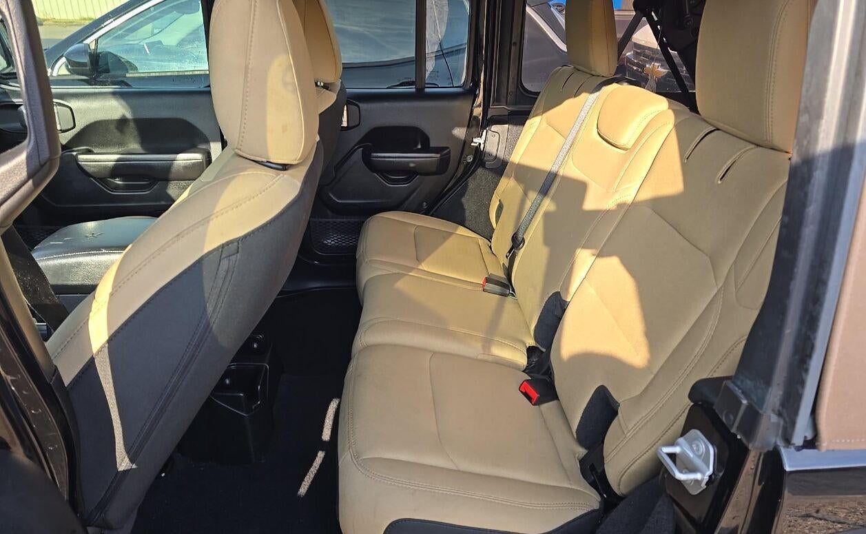 2020 Jeep Wrangler Unlimited Black and Tan