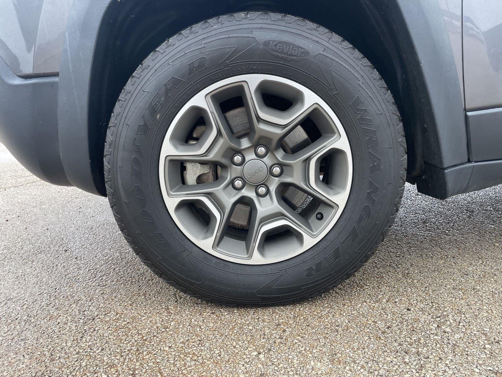 2020 Jeep Cherokee Trailhawk