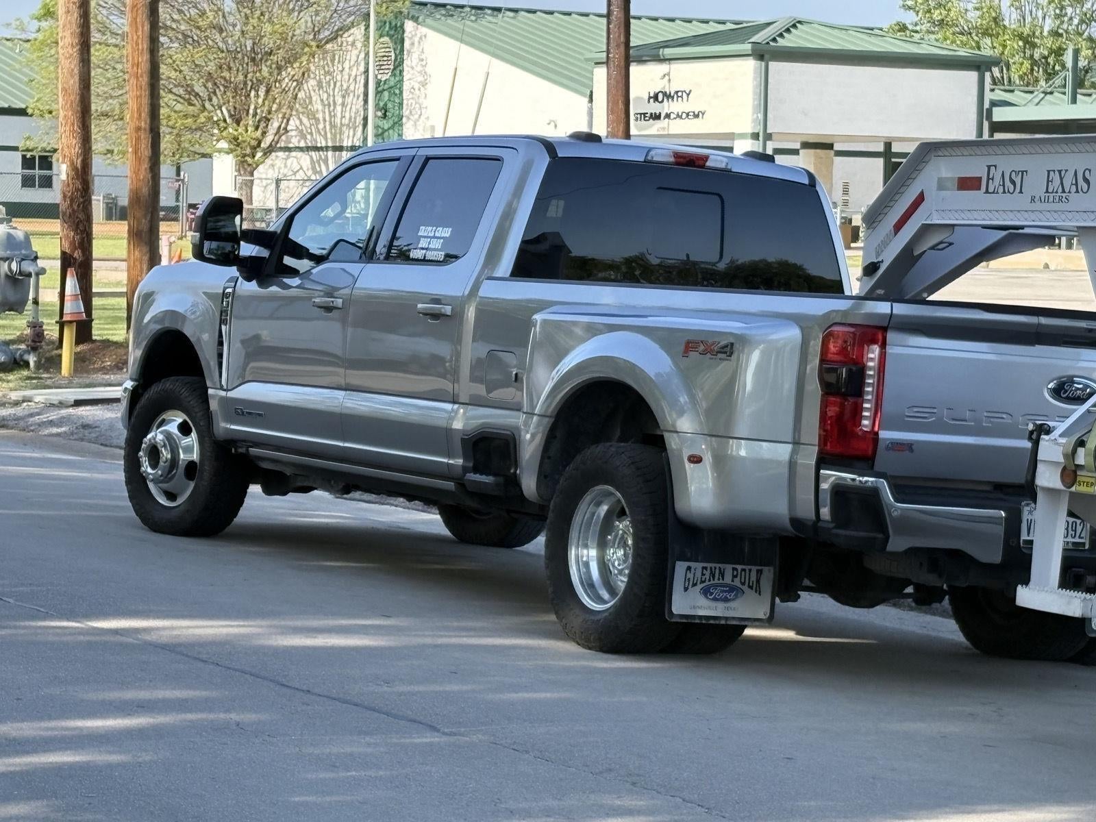 2023 Ford Super Duty F-350 DRW LARIAT