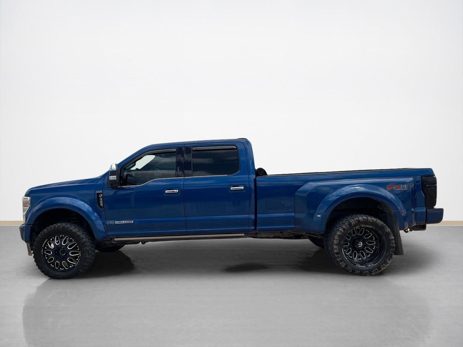 2022 Ford Super Duty F-450 DRW Platinum