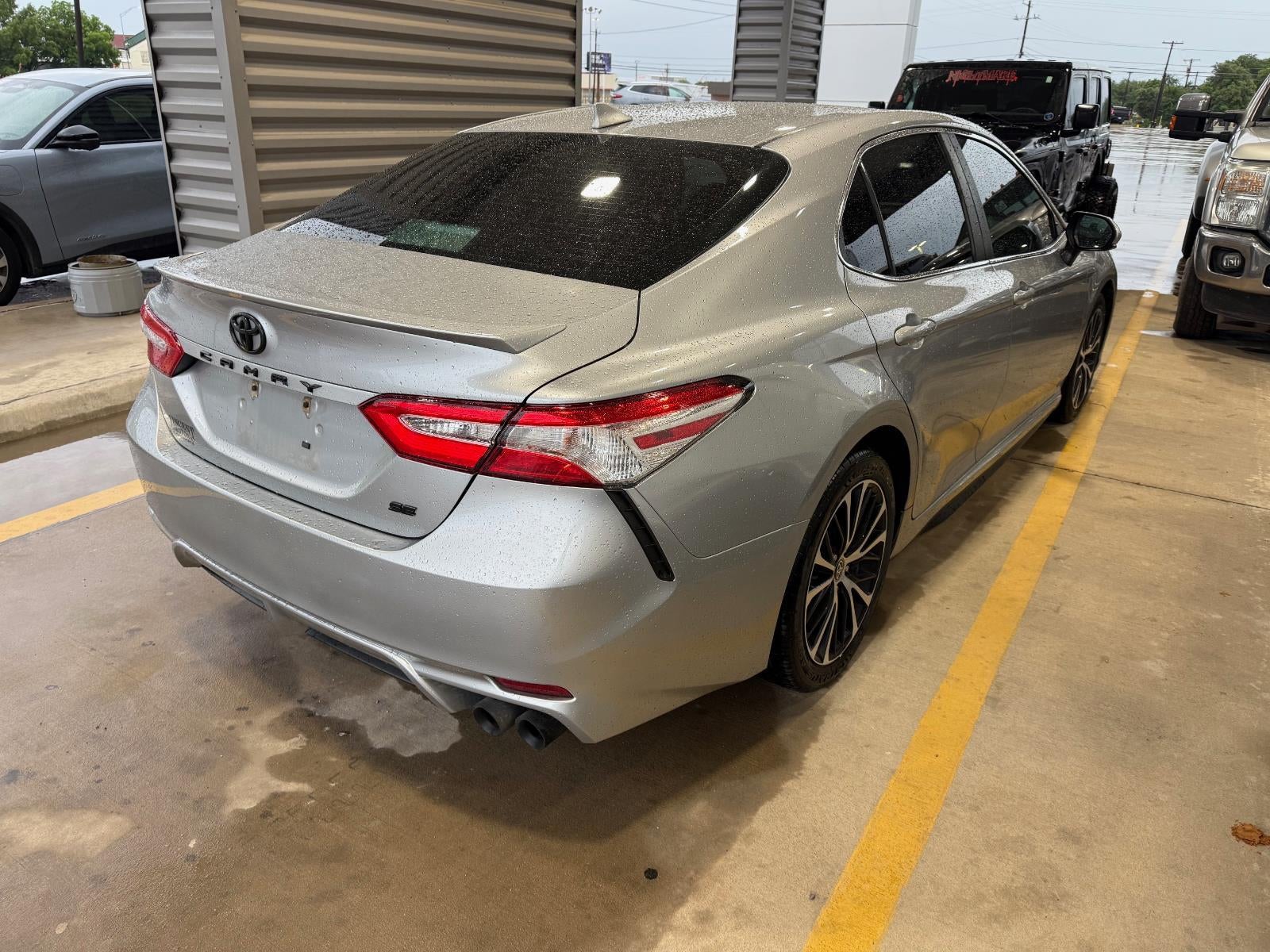 2020 Toyota Camry SE