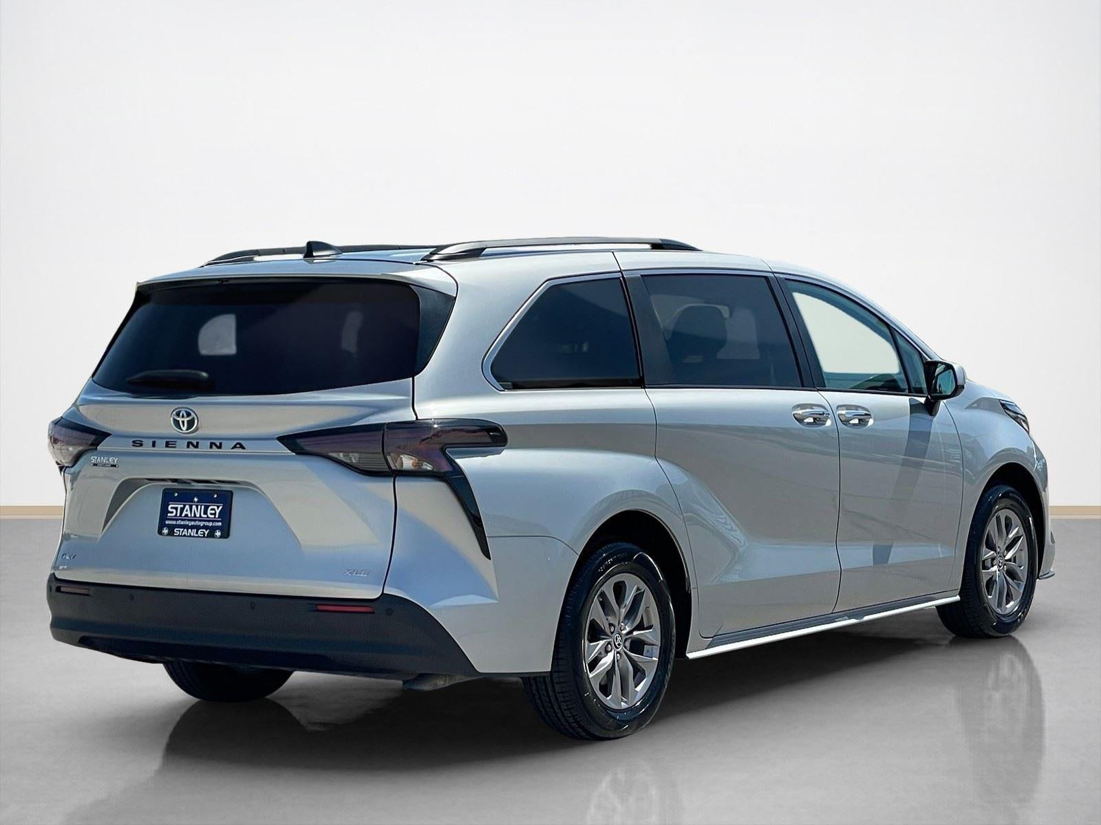 2025 Toyota Sienna XLE