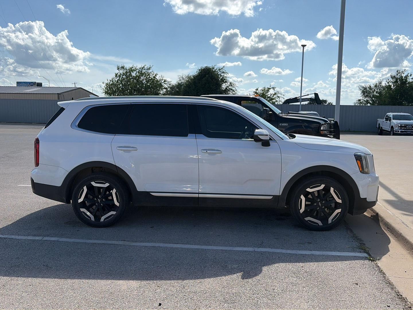 2023 Kia Telluride S