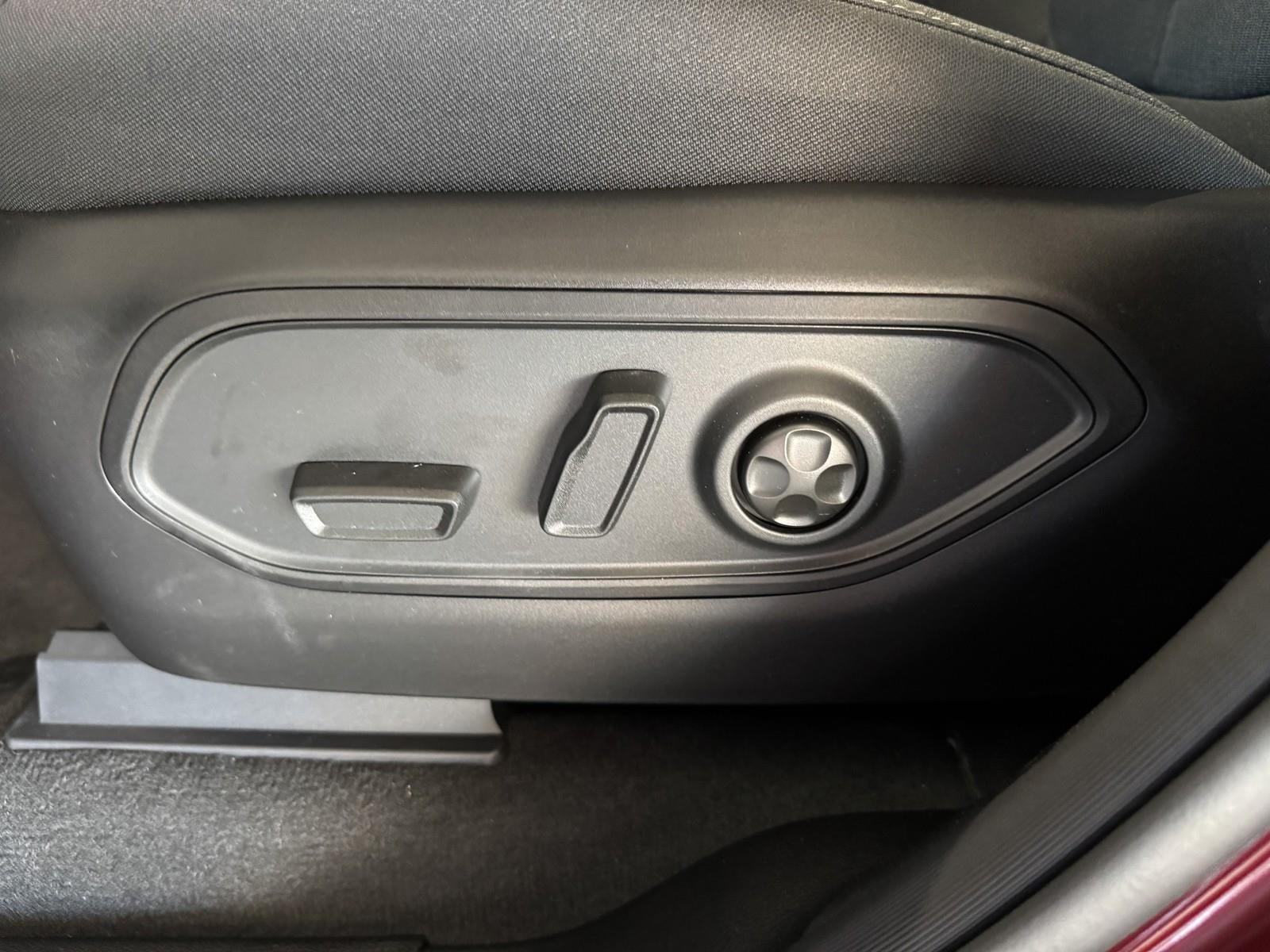 2025 Jeep Grand Cherokee GRAND CHEROKEE LAREDO 4X2