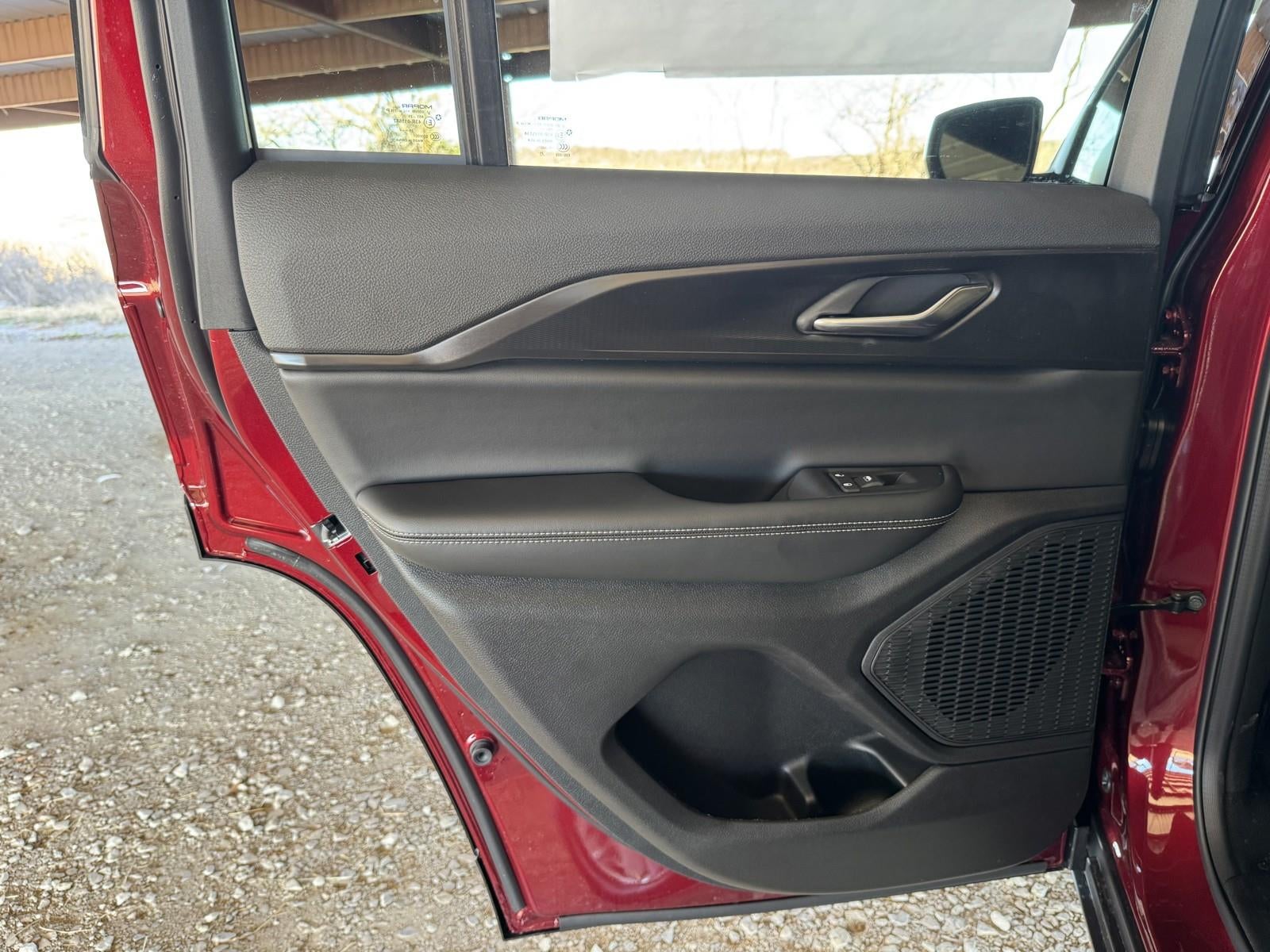 2025 Jeep Grand Cherokee GRAND CHEROKEE LAREDO 4X2