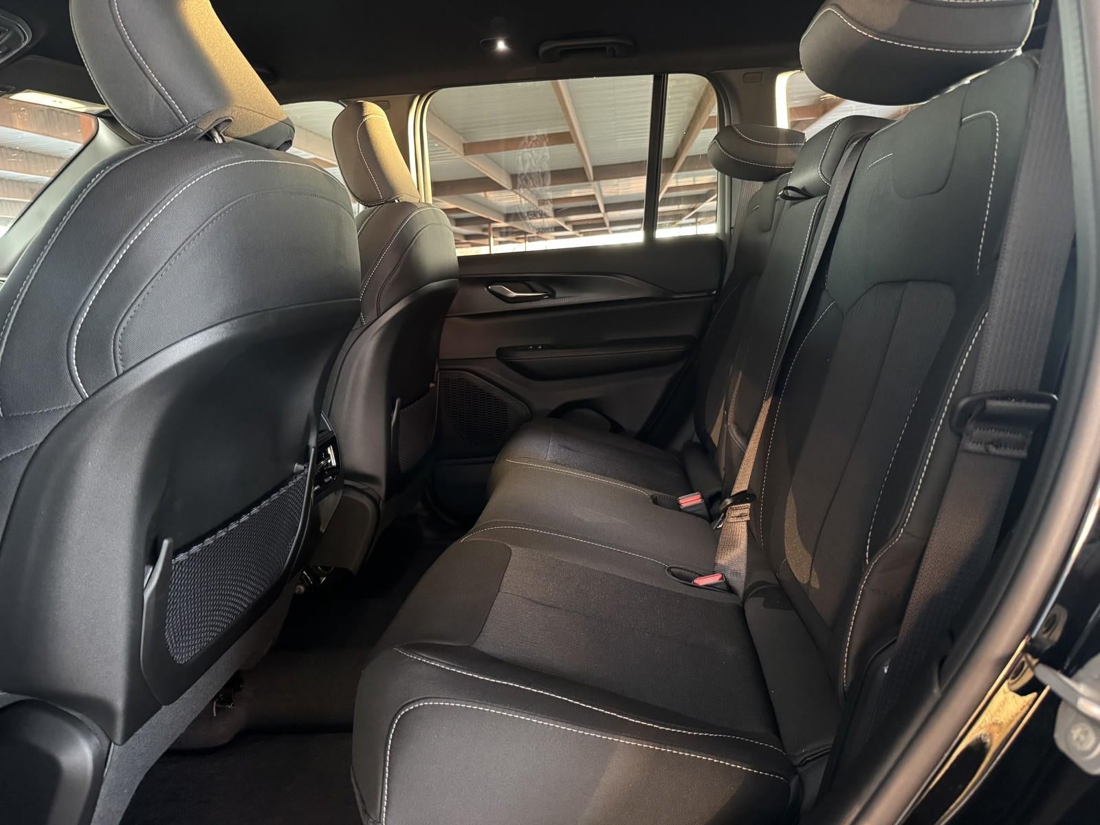 2025 Jeep Grand Cherokee GRAND CHEROKEE LAREDO 4X2