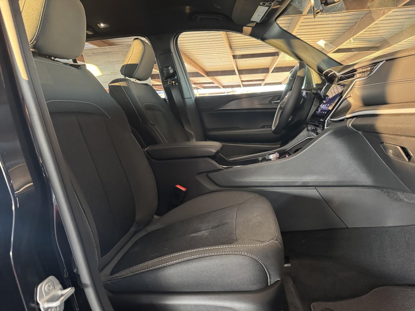 2025 Jeep Grand Cherokee GRAND CHEROKEE LAREDO 4X2