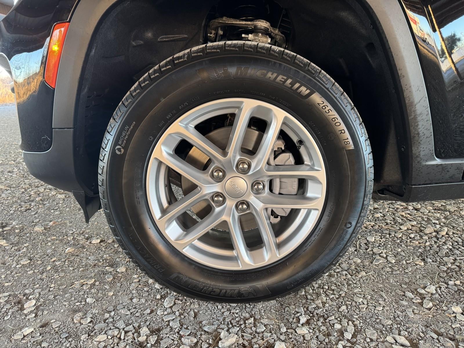 2025 Jeep Grand Cherokee GRAND CHEROKEE LAREDO 4X2