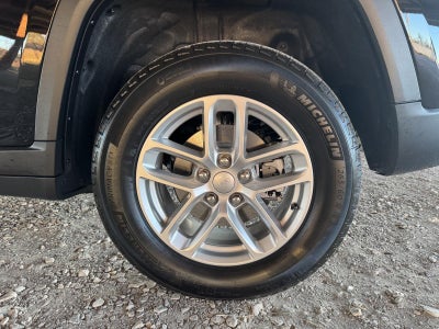 2025 Jeep Grand Cherokee GRAND CHEROKEE LAREDO 4X2