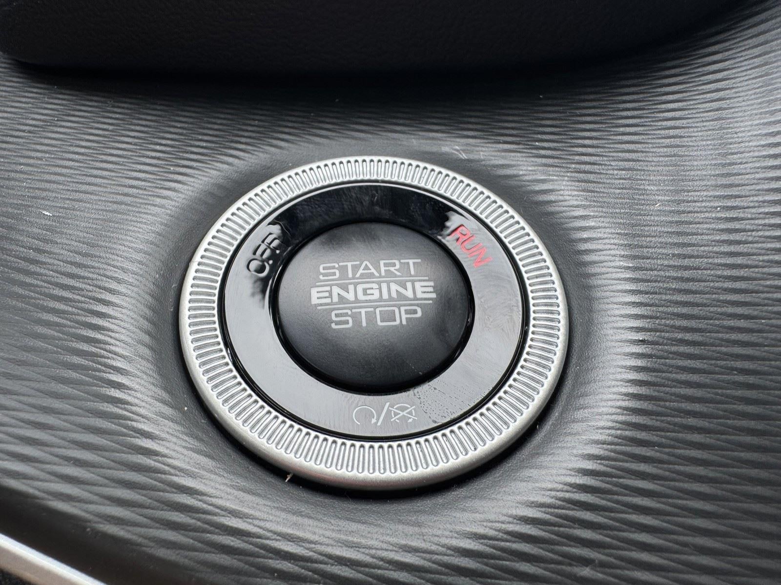 2026 Jeep Grand Cherokee GRAND CHEROKEE LAREDO 4X2