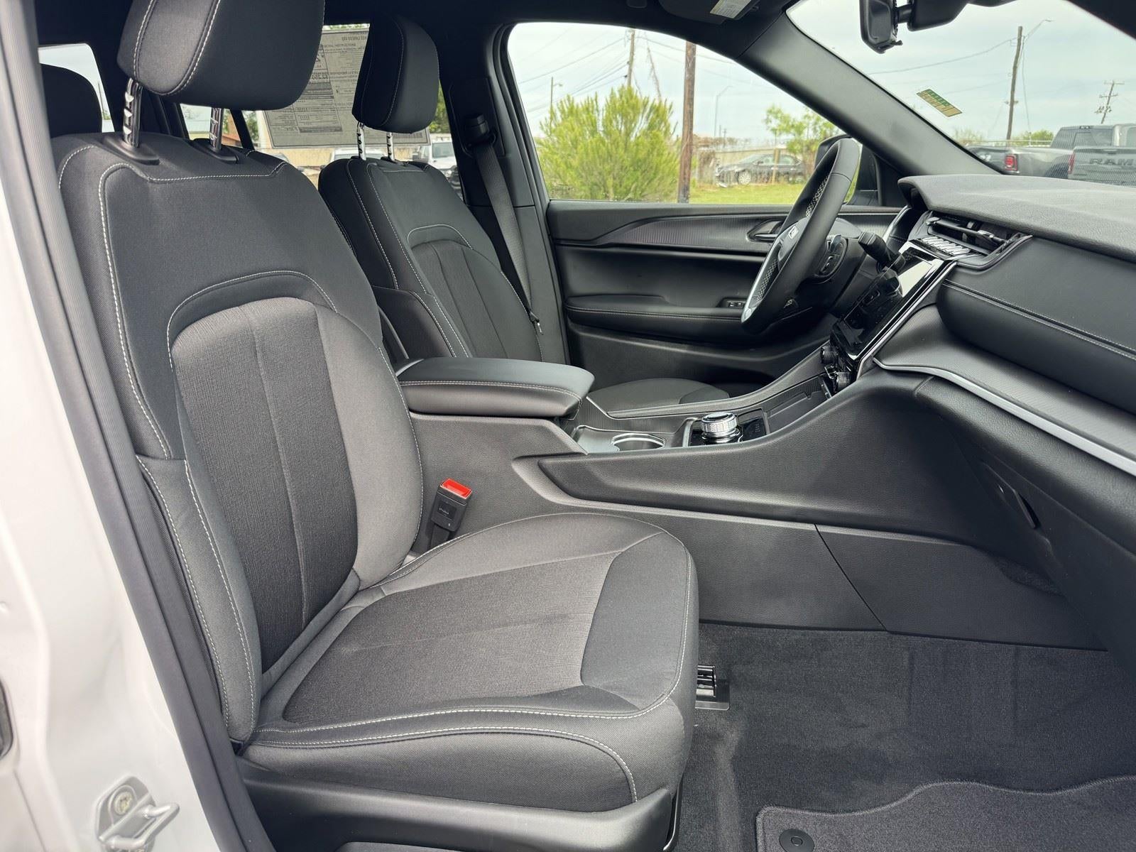 2026 Jeep Grand Cherokee GRAND CHEROKEE LAREDO 4X2