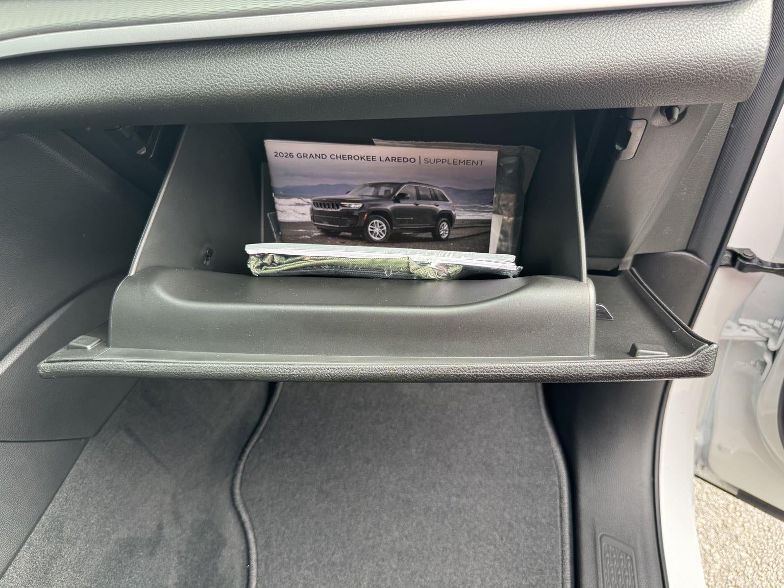 2026 Jeep Grand Cherokee GRAND CHEROKEE LAREDO 4X2