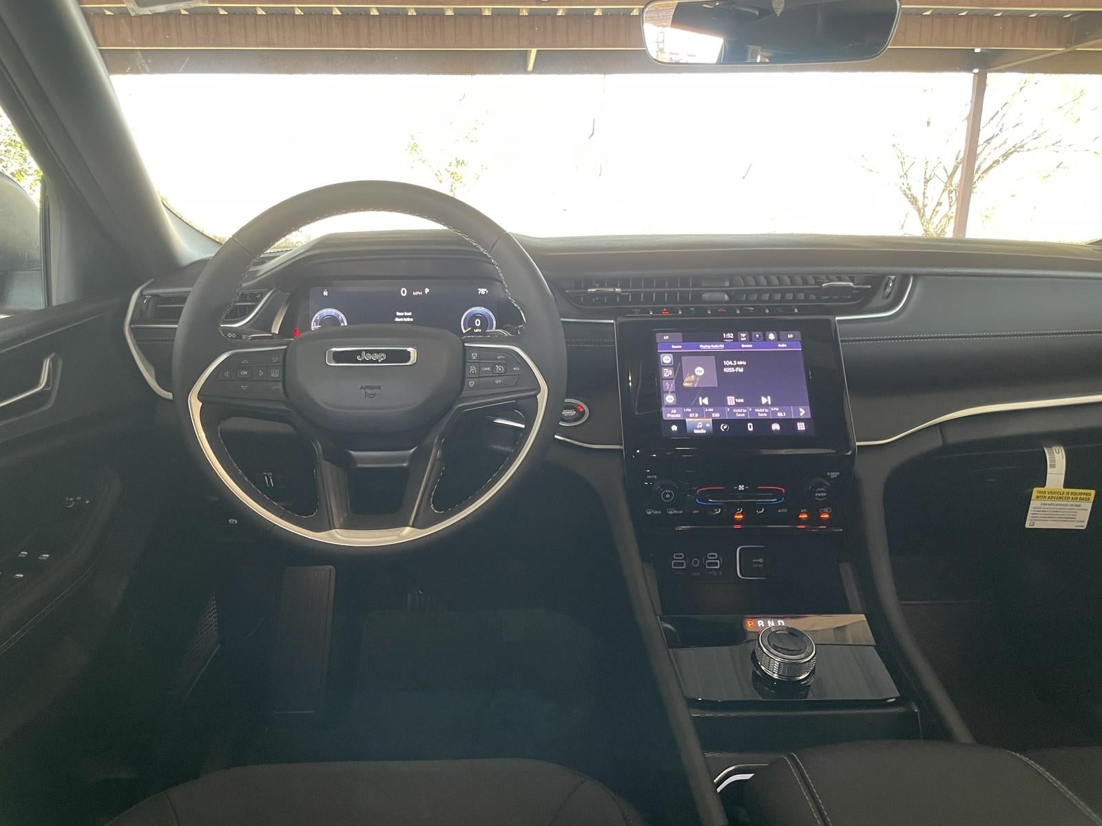 2025 Jeep Grand Cherokee GRAND CHEROKEE LAREDO X 4X2