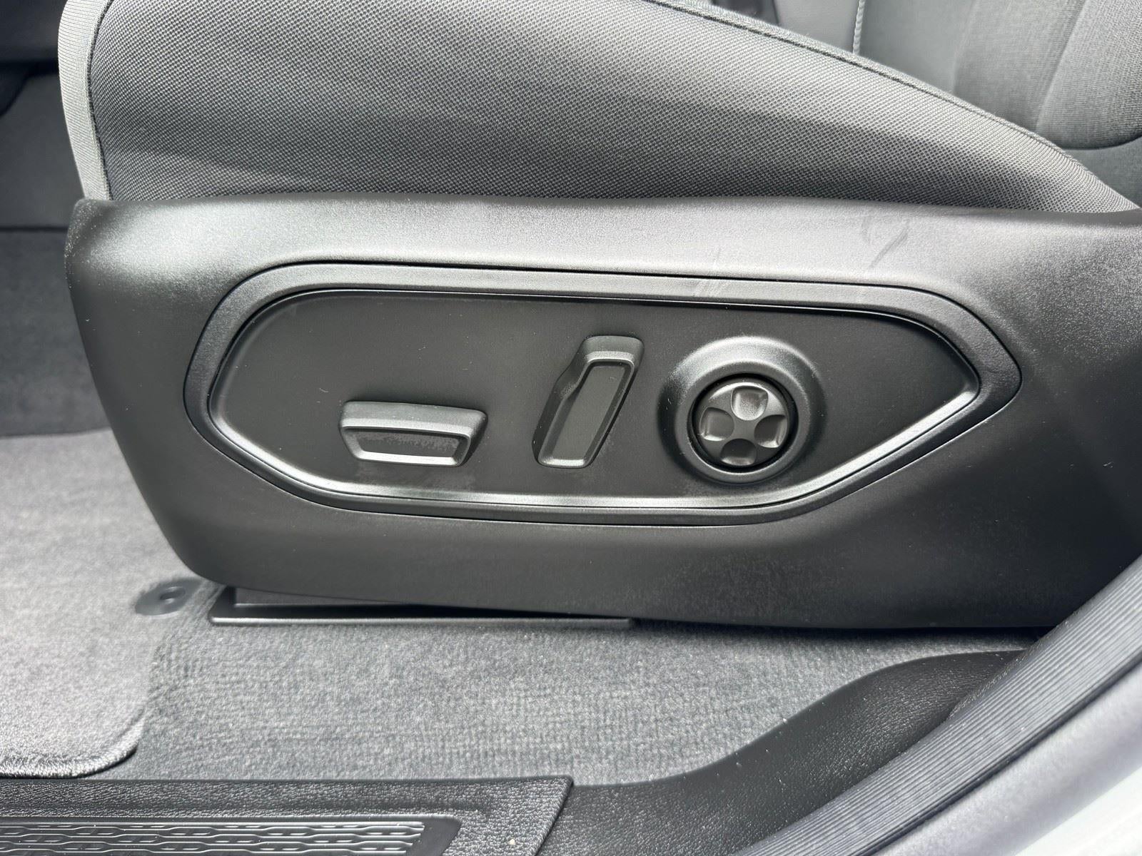 2026 Jeep Grand Cherokee GRAND CHEROKEE LAREDO 4X2