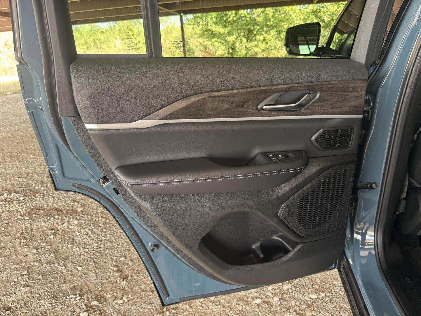 2027 Jeep Grand Cherokee GRAND CHEROKEE LIMITED 4X2