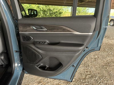 2027 Jeep Grand Cherokee GRAND CHEROKEE LIMITED 4X2