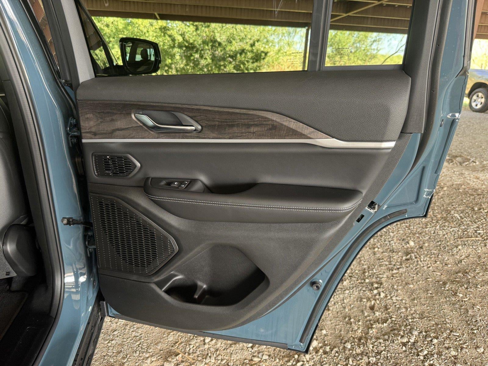 2027 Jeep Grand Cherokee GRAND CHEROKEE LIMITED 4X2