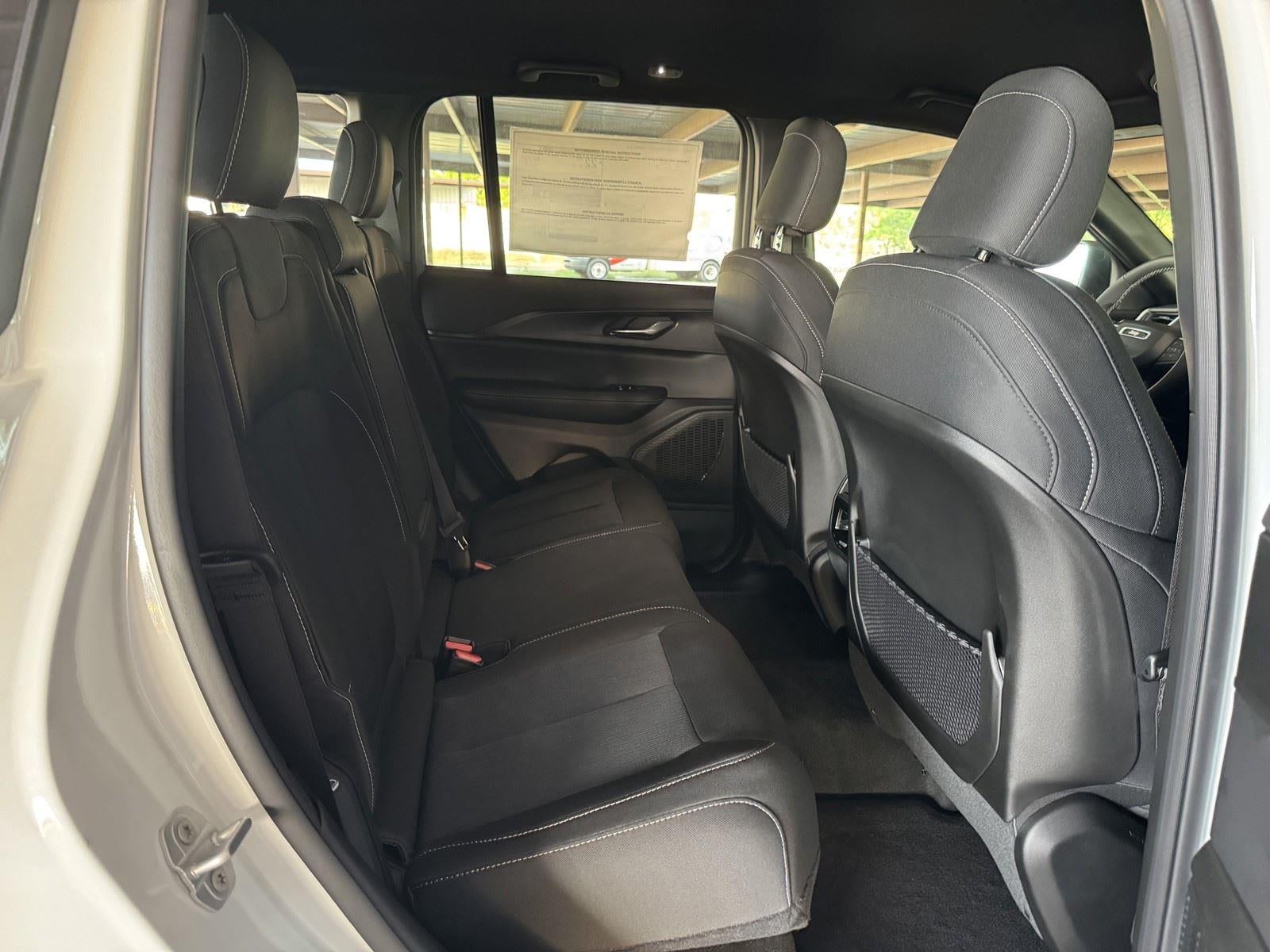 2026 Jeep Grand Cherokee GRAND CHEROKEE LAREDO 4X4