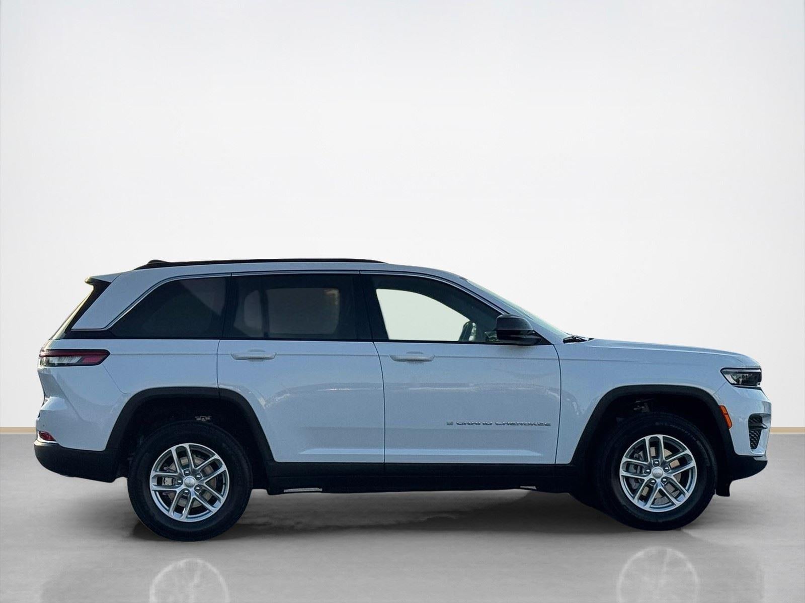 2026 Jeep Grand Cherokee GRAND CHEROKEE LAREDO 4X4