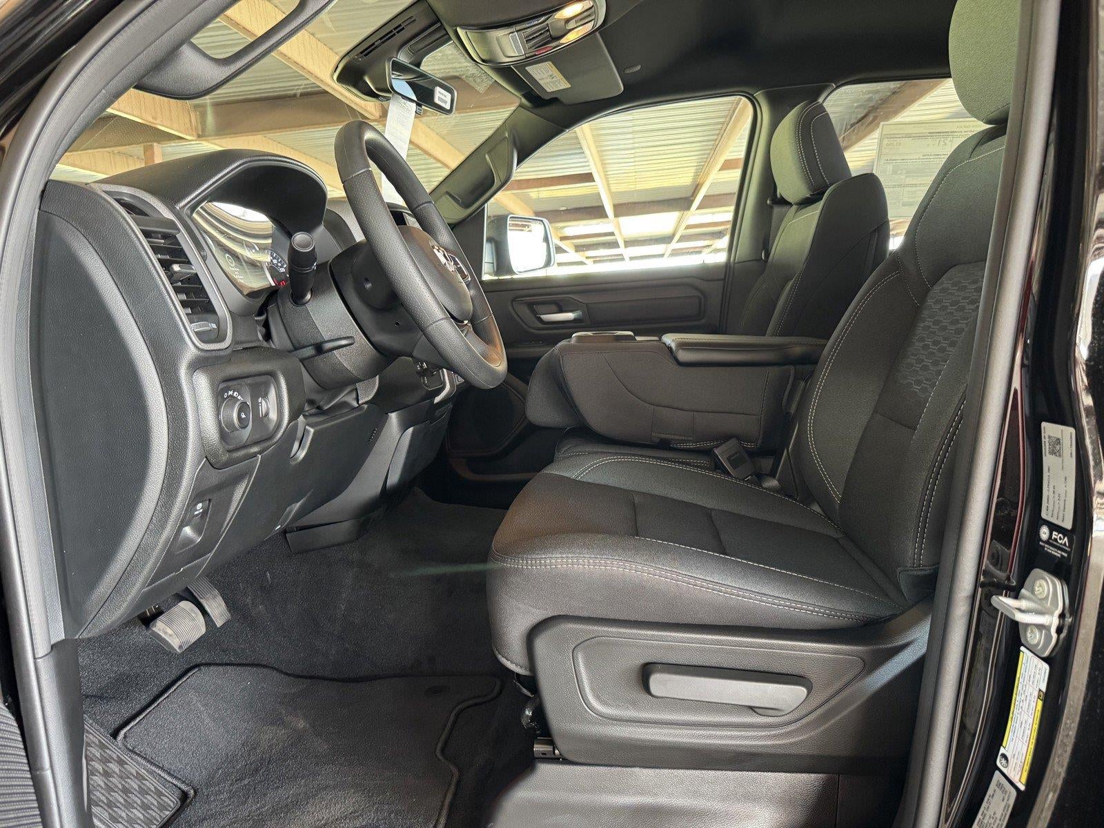 2026 RAM 1500 RAM 1500 TRADESMAN CREW CAB 4X4 5'7' BOX
