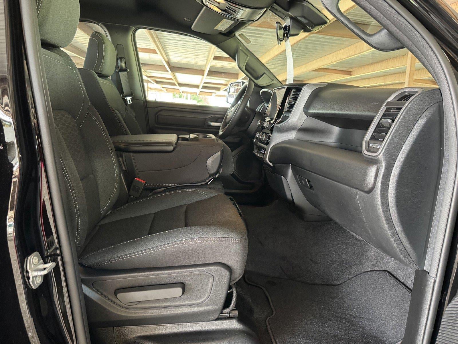 2026 RAM 1500 RAM 1500 TRADESMAN CREW CAB 4X4 5'7' BOX