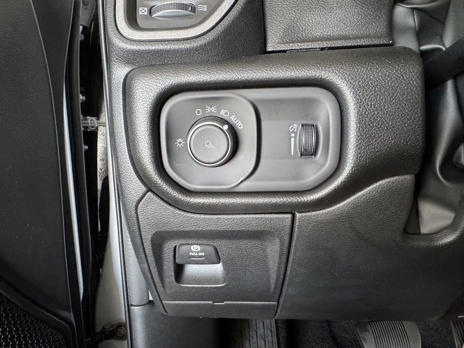 2026 RAM 1500 RAM 1500 TRADESMAN CREW CAB 4X4 5'7' BOX