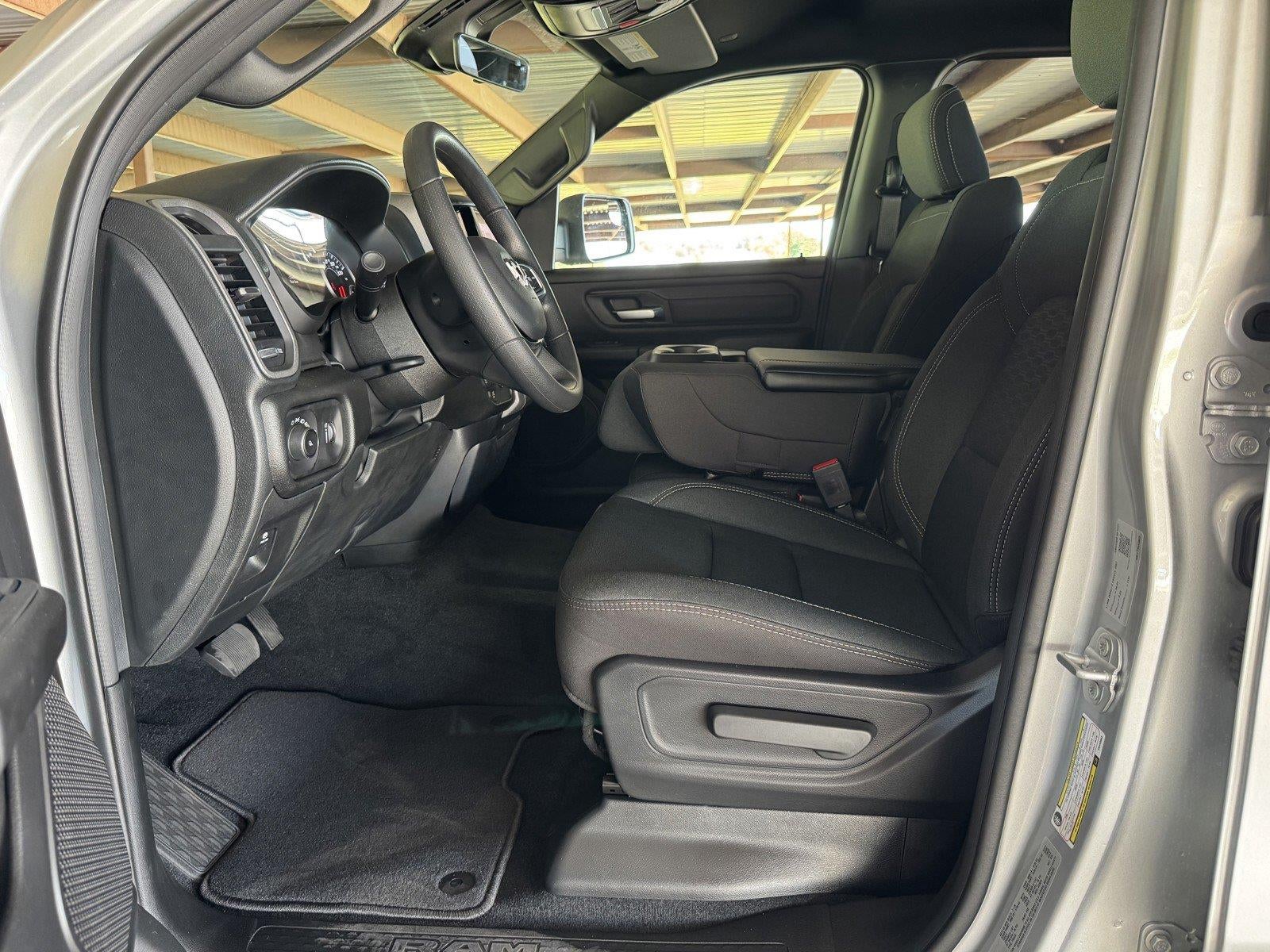 2026 RAM 1500 RAM 1500 TRADESMAN CREW CAB 4X4 5'7' BOX