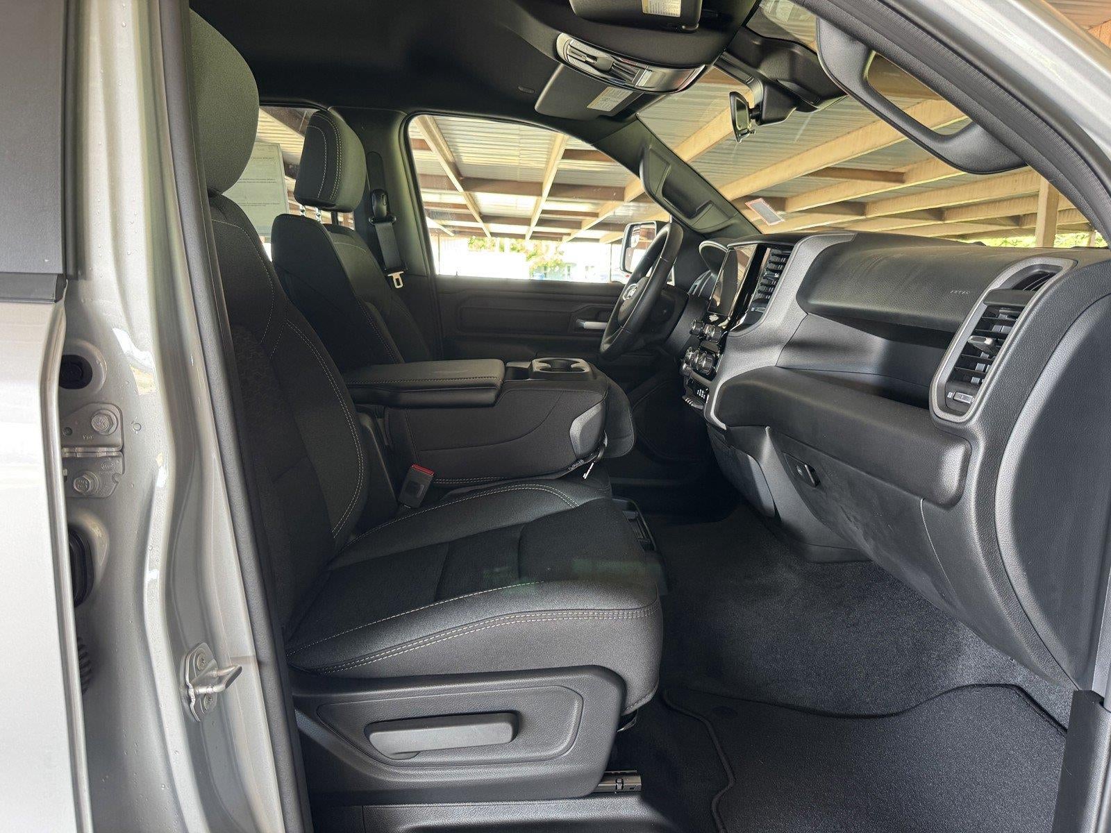 2026 RAM 1500 RAM 1500 TRADESMAN CREW CAB 4X4 5'7' BOX